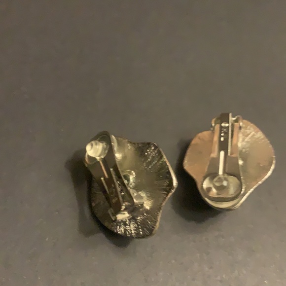 Kenneth Jay Lane pearl Vintage Deco Inspired Mabé Pearl Earrings clip earings - Picture 9 of 13